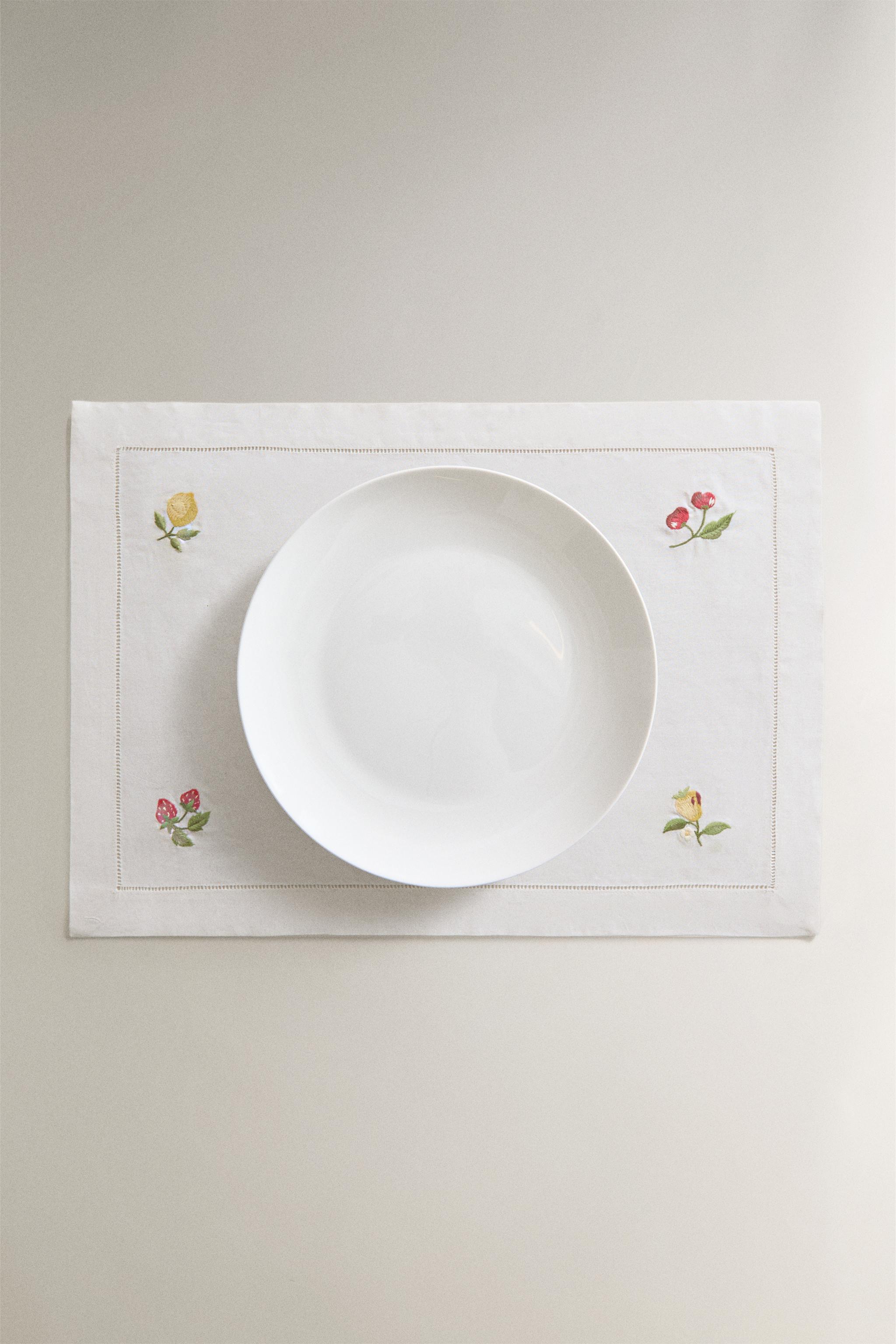 SET DE TABLE BRODÉ MOTIF FRUITS
